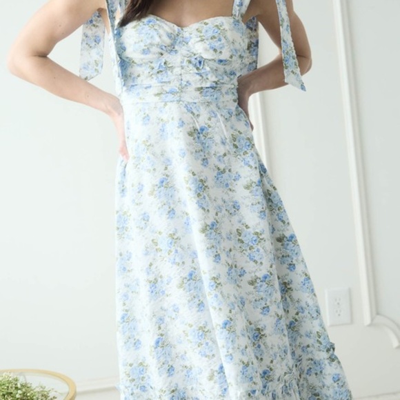 Floral Tie Strap Ruched Detail Maxi Dress - Picture 3 of 7